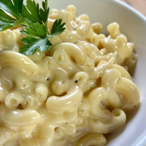 smoked gouda macaroni and cheese in bowl