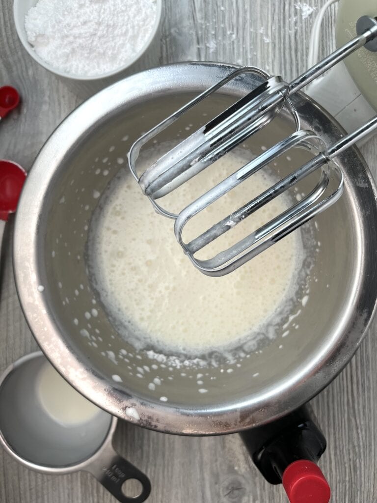 whipped cream after 1 minute of blending